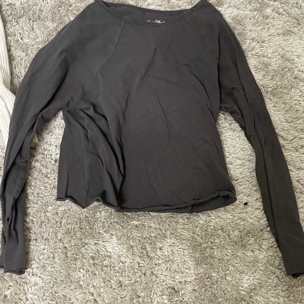 Gray long sleeve top. Size small.